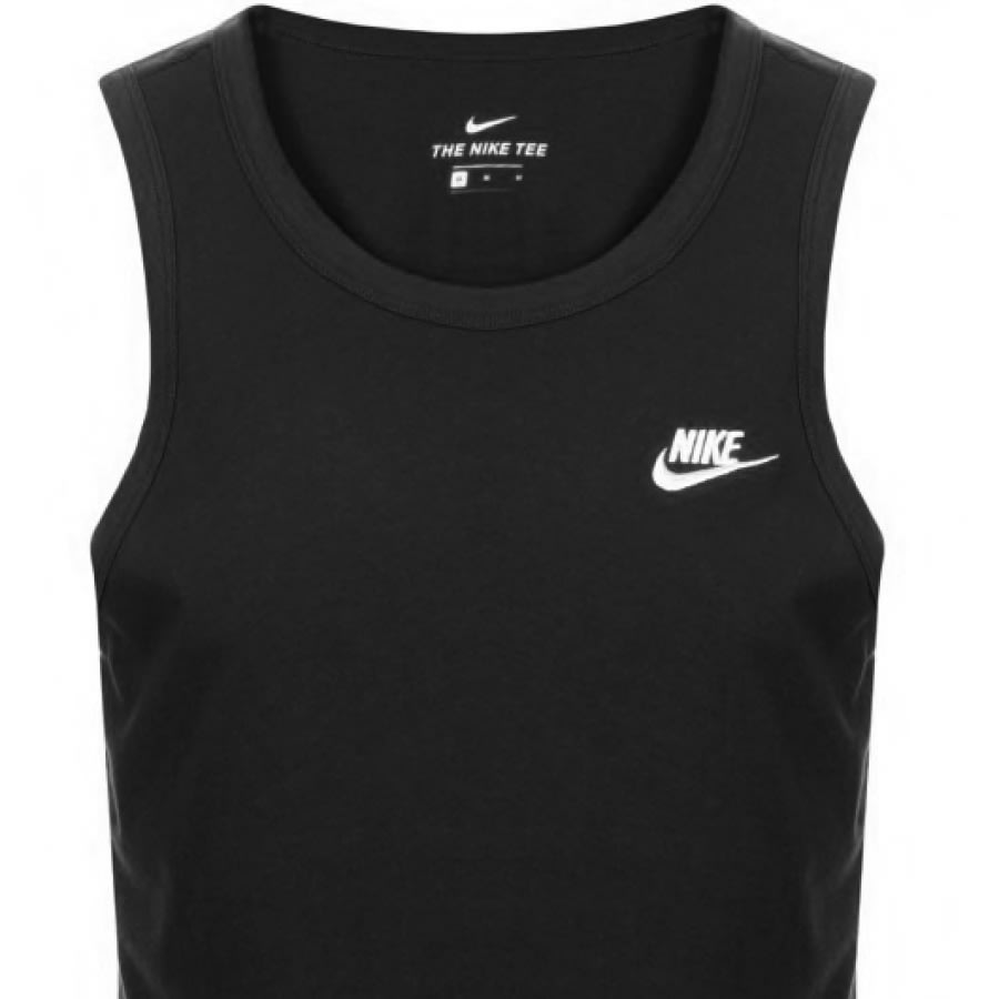 nike club t shirt in black